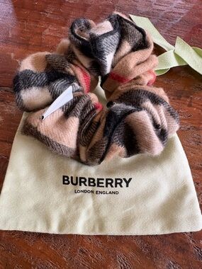 Authentic Burberry Wool Check Scrunchie in Beige, Black, Red
